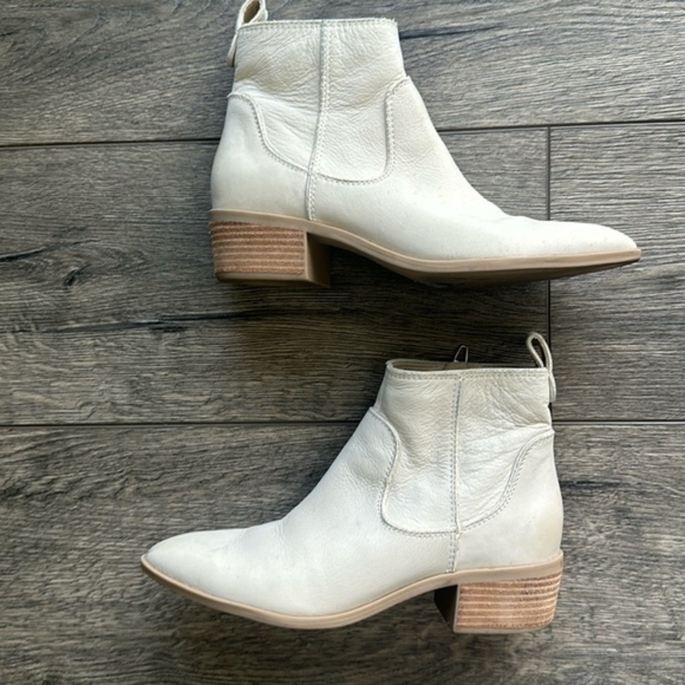 Dolce Vita shoes, booty style soft ivory leather size 8